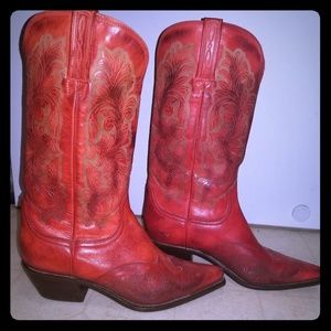 BEAUTIFUL cowgirl boots